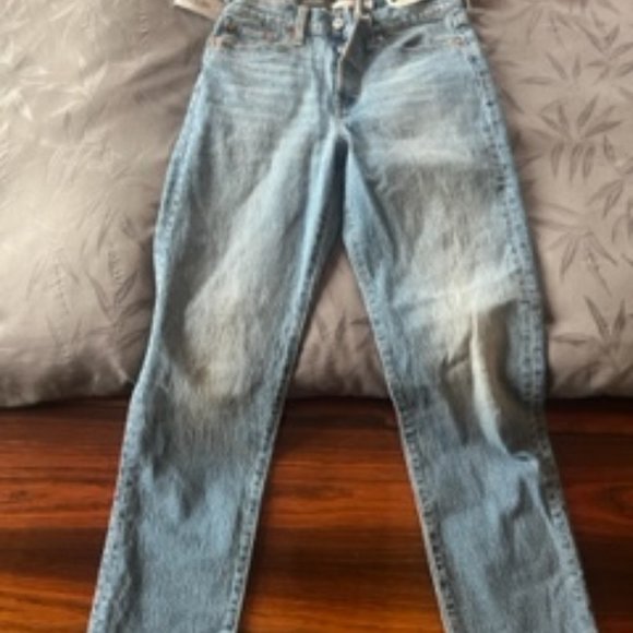 Levis Wedgie Straight Jeans - Picture 4 of 4